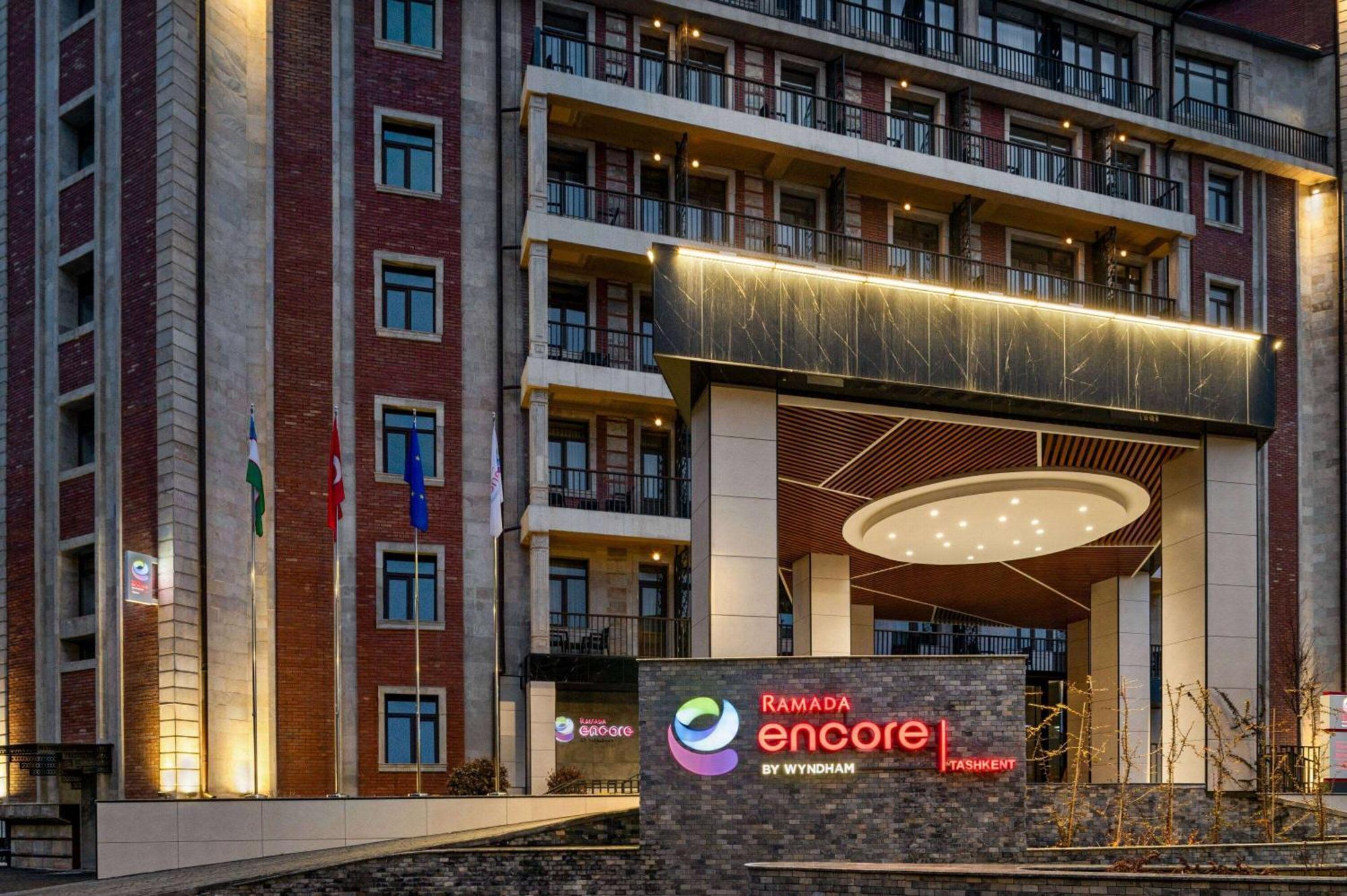 Ramada Encore By Wyndham Tachkent Extérieur photo